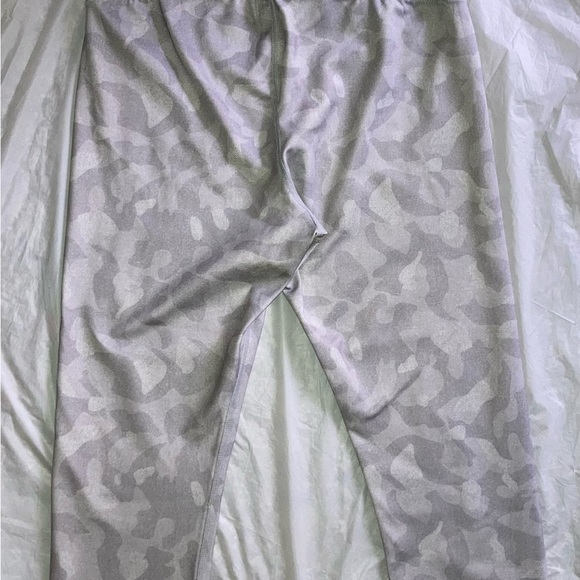 2 Piece Danskin! Navy Dri-More Racerback Tank Loose Sm w CAMO Capri leggings Med - Picture 11 of 14